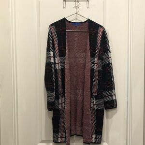 Apt. 9 Black and Red Knit Cardigan, gentle wear/worn size L two deep pockets